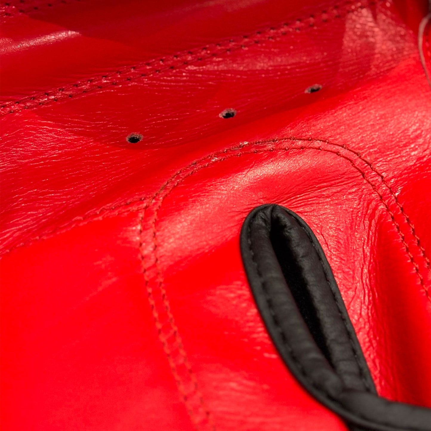 Custom 16 oz Cowhide Leather Boxing Gloves: Muay Thai, Kickboxing