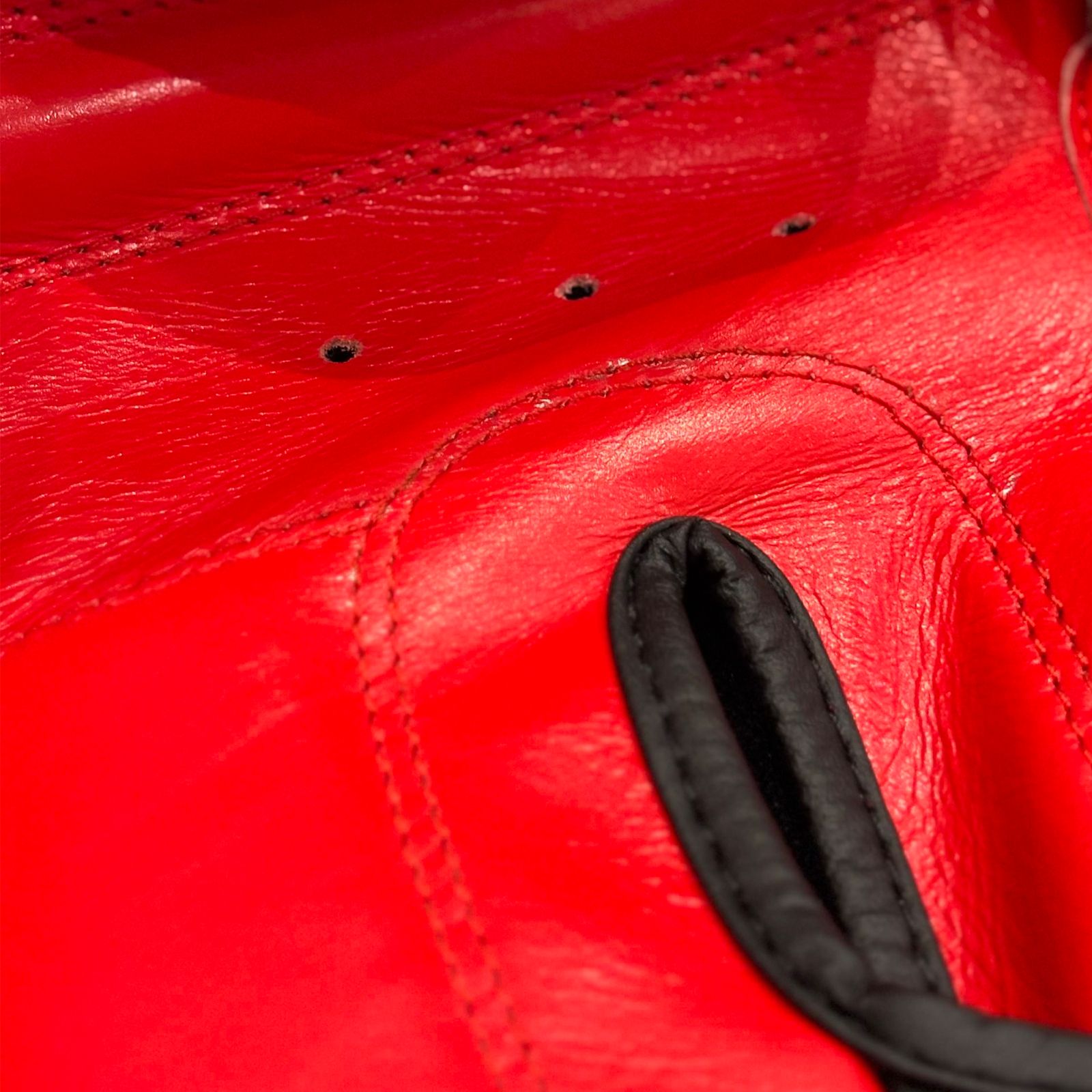 Custom 16 oz Cowhide Leather Boxing Gloves: Muay Thai, Kickboxing